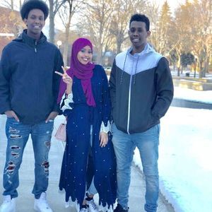 Meet your Posher, Safa